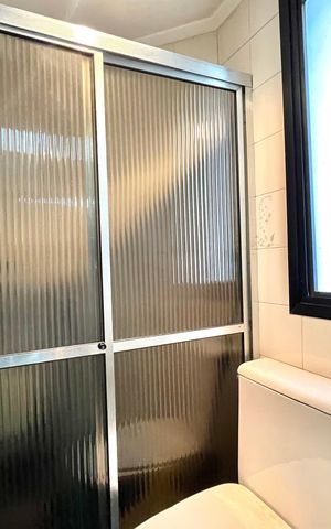 Apartamento à venda com 216m², 4 quartos e 3 vagas Apartamento à venda com 216m², 4 quartos e 3 vagasBanheiro de serviço