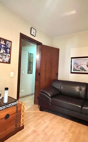 Apartamento à venda com 216m², 4 quartos e 3 vagas Apartamento à venda com 216m², 4 quartos e 3 vagasQuarto 2