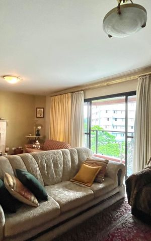 Apartamento à venda com 216m², 4 quartos e 3 vagas Apartamento à venda com 216m², 4 quartos e 3 vagasSala