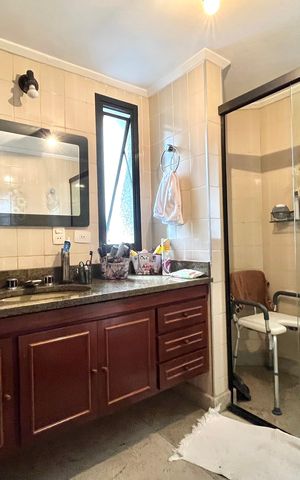 Apartamento à venda com 216m², 4 quartos e 3 vagas Apartamento à venda com 216m², 4 quartos e 3 vagasBanheiro social