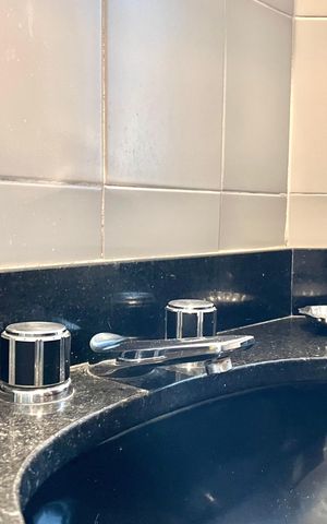 Apartamento à venda com 216m², 4 quartos e 3 vagas Apartamento à venda com 216m², 4 quartos e 3 vagasBanheiro da Suíte 2