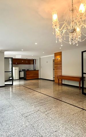 Apartamento à venda com 216m², 4 quartos e 3 vagas Apartamento à venda com 216m², 4 quartos e 3 vagasÁrea comum - Salão de festas