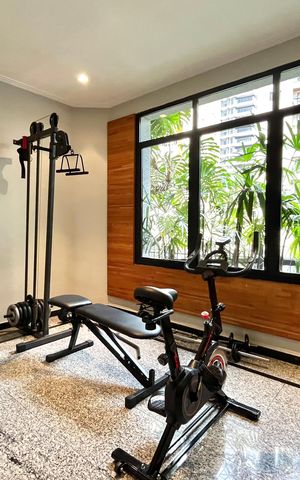 Apartamento à venda com 216m², 4 quartos e 3 vagas Apartamento à venda com 216m², 4 quartos e 3 vagasÁrea comum - Academia