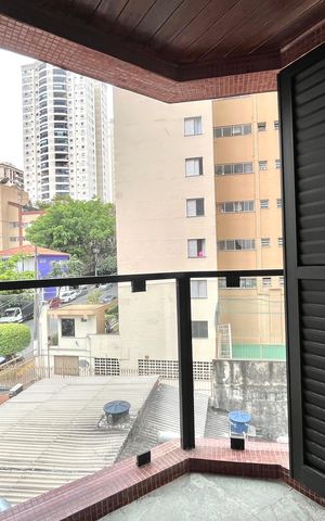 Apartamento à venda com 216m², 4 quartos e 3 vagas Apartamento à venda com 216m², 4 quartos e 3 vagasVaranda da Suíte 1