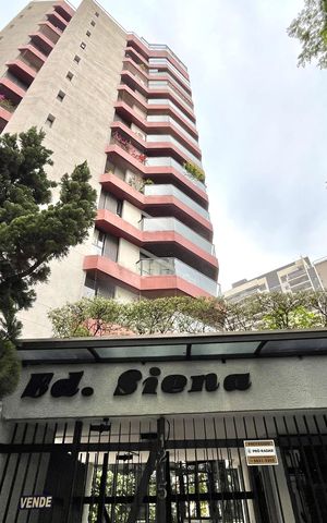 Apartamento à venda com 216m², 4 quartos e 3 vagas Apartamento à venda com 216m², 4 quartos e 3 vagasFachada