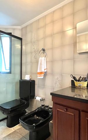 Apartamento à venda com 216m², 4 quartos e 3 vagas Apartamento à venda com 216m², 4 quartos e 3 vagasBanheiro da Suíte 2