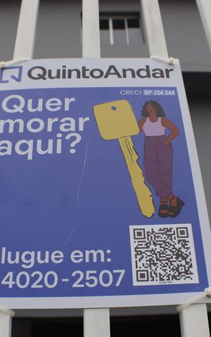 Apartamento para alugar com 28m², 1 quarto e 1 vaga Apartamento para alugar com 28m², 1 quarto e 1 vagaPlaca