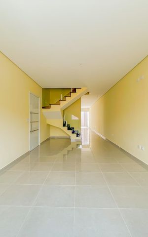 Casa à venda com 150m², 3 quartos e 2 vagas Casa à venda com 150m², 3 quartos e 2 vagasSala