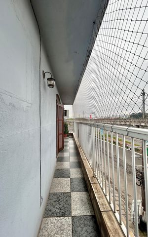 Apartamento à venda com 400m², 4 quartos e sem vaga Apartamento à venda com 400m², 4 quartos e sem vagaSacada dos Quartos