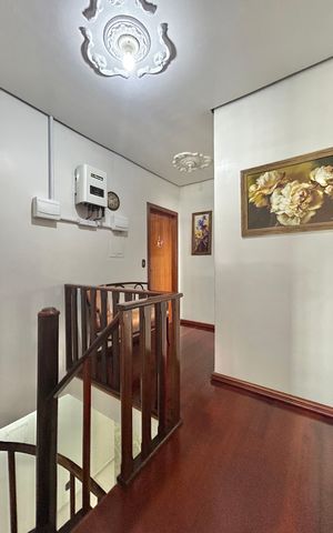 Apartamento à venda com 400m², 4 quartos e sem vaga Apartamento à venda com 400m², 4 quartos e sem vagaEscada