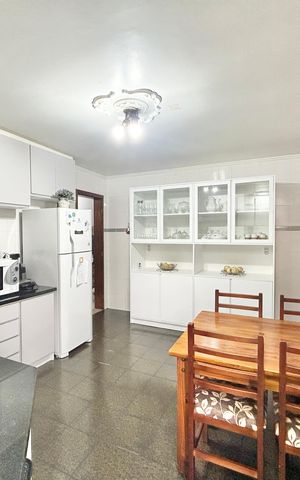 Apartamento à venda com 400m², 4 quartos e sem vaga Apartamento à venda com 400m², 4 quartos e sem vagaCozinha