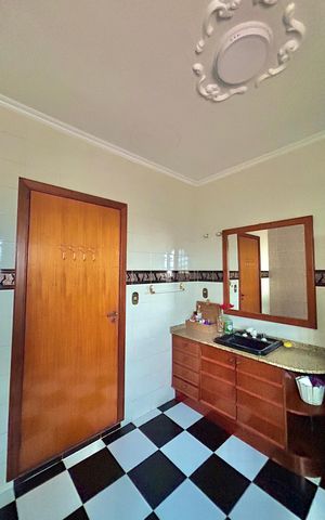 Apartamento à venda com 400m², 4 quartos e sem vaga Apartamento à venda com 400m², 4 quartos e sem vagaBanheiro Social