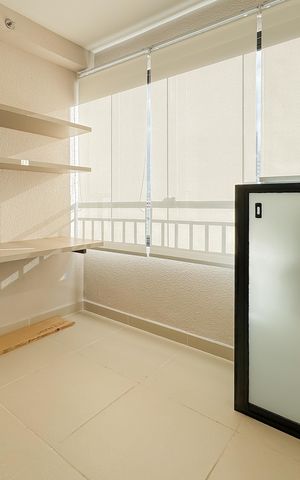 Studio à venda com 32m², 1 quarto e sem vaga Studio à venda com 32m², 1 quarto e sem vagaPersianas