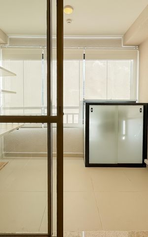 Studio à venda com 32m², 1 quarto e sem vaga Studio à venda com 32m², 1 quarto e sem vagaPersianas