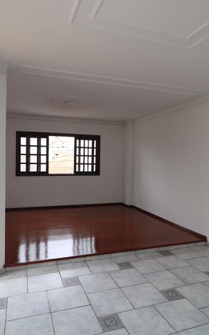 Casa à venda com 205m², 3 quartos e 5 vagasSala