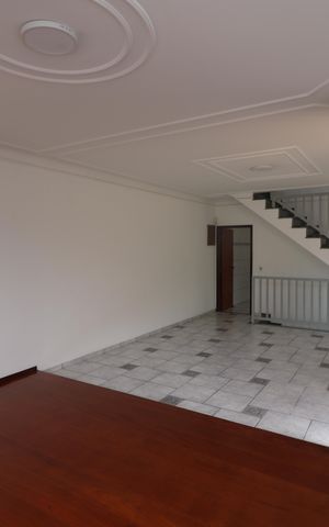 Casa à venda com 205m², 3 quartos e 5 vagasSala