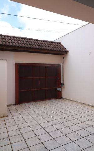 Casa à venda com 205m², 3 quartos e 5 vagasGaragem