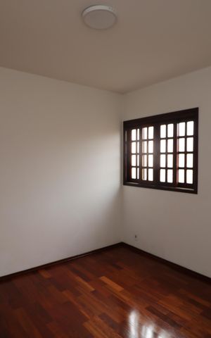 Casa à venda com 205m², 3 quartos e 5 vagasQuarto 2