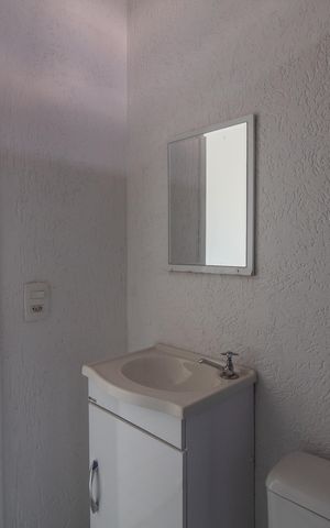 Studio para alugar com 45m², 1 quarto e sem vaga Studio para alugar com 45m², 1 quarto e sem vagaBanheiro Social