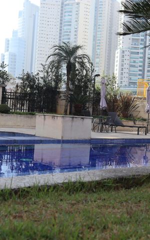 Apartamento à venda com 65m², 2 quartos e 2 vagas Apartamento à venda com 65m², 2 quartos e 2 vagasÁrea comum - Piscina