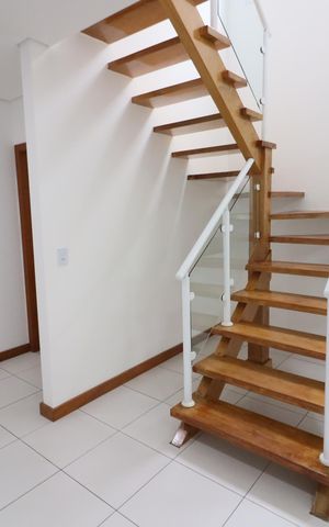 Casa à venda com 162m², 3 quartos e 2 vagasSala
