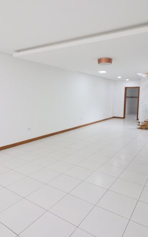 Casa à venda com 162m², 3 quartos e 2 vagasSala