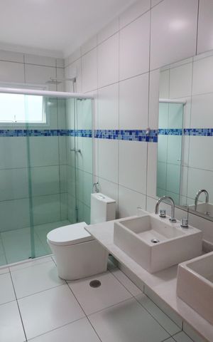 Casa à venda com 162m², 3 quartos e 2 vagasBanheiro da Suíte 1