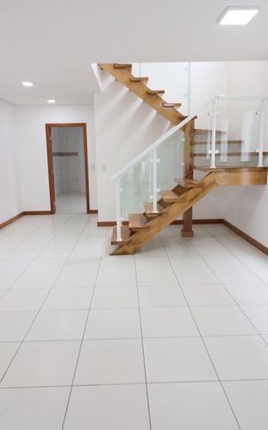 Casa à venda com 162m², 3 quartos e 2 vagasSala