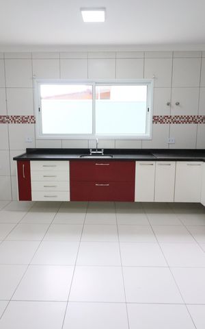 Casa à venda com 162m², 3 quartos e 2 vagasCozinha