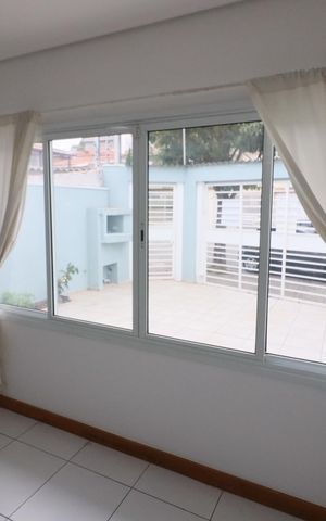 Casa à venda com 162m², 3 quartos e 2 vagasSala