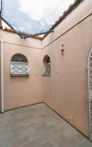 Casa à venda com 400m², 4 quartos e 3 vagas Casa à venda com 400m², 4 quartos e 3 vagasÁrea Externa