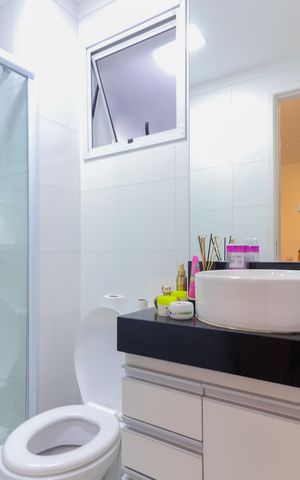 Apartamento à venda com 55m², 2 quartos e 2 vagas Apartamento à venda com 55m², 2 quartos e 2 vagasBanheiro