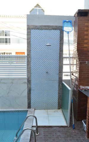 Casa de condomínio à venda com 375m², 4 quartos e 4 vagas Casa de condomínio à venda com 375m², 4 quartos e 4 vagasÁrea comum