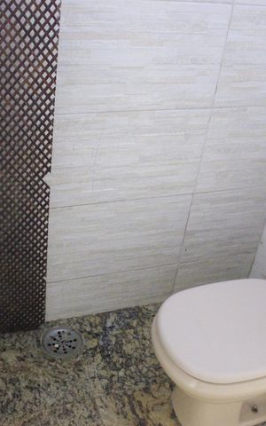 Casa à venda com 350m², 5 quartos e 3 vagasBanheiro do escritório