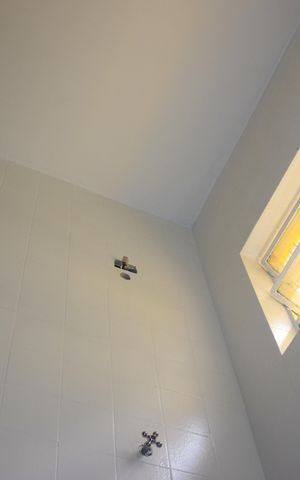 Casa à venda com 350m², 5 quartos e 3 vagasEdícula - Banheiro