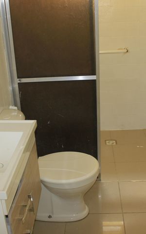 Casa à venda com 350m², 5 quartos e 3 vagasEdícula - Banheiro
