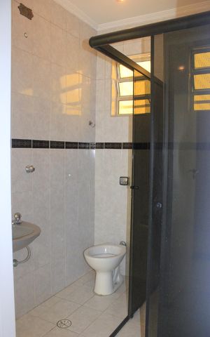 Casa à venda com 350m², 5 quartos e 3 vagasBanheiro da Suíte 2
