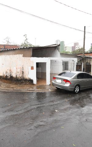 Casa à venda com 250m², 3 quartos e 2 vagasFachada