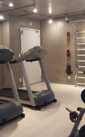 Studio à venda com 47m², 1 quarto e 1 vaga Studio à venda com 47m², 1 quarto e 1 vagaÁrea comum - Academia