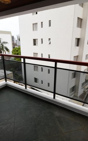 Apartamento à venda com 110m², 3 quartos e 2 vagasSacada do Quarto 1