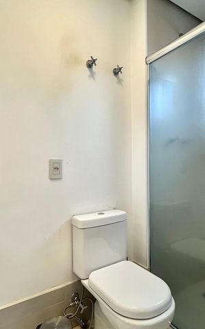 Apartamento à venda com 80m², 2 quartos e 3 vagas Apartamento à venda com 80m², 2 quartos e 3 vagasBanheiro da Suíte