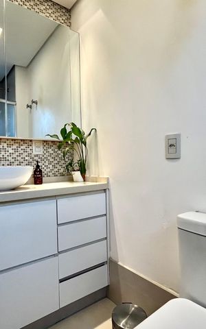 Apartamento à venda com 80m², 2 quartos e 3 vagas Apartamento à venda com 80m², 2 quartos e 3 vagasBanheiro da Suíte