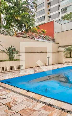 Apartamento à venda com 80m², 2 quartos e 3 vagas Apartamento à venda com 80m², 2 quartos e 3 vagasÁrea comum - Piscina