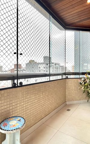 Apartamento à venda com 80m², 2 quartos e 3 vagas Apartamento à venda com 80m², 2 quartos e 3 vagasVaranda