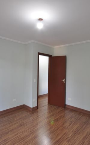 Casa à venda com 370m², 5 quartos e 6 vagasQuarto 2