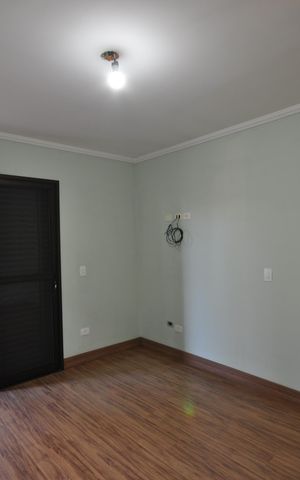 Casa à venda com 370m², 5 quartos e 6 vagasSuíte 1