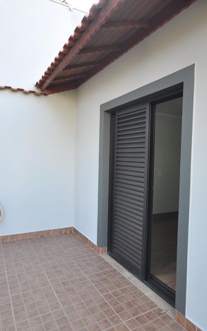 Casa à venda com 370m², 5 quartos e 6 vagasSacada da Suíte 1