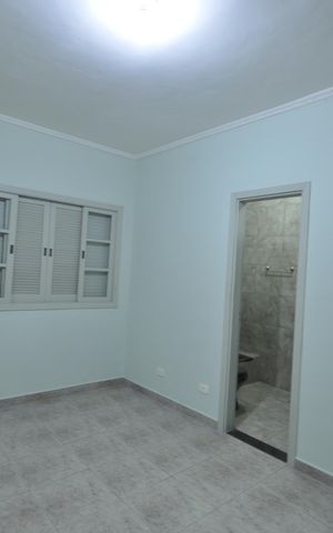 Casa à venda com 370m², 5 quartos e 6 vagasSuíte 4