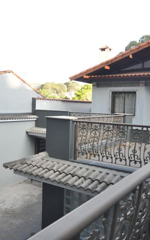 Casa à venda com 370m², 5 quartos e 6 vagasQuintal
