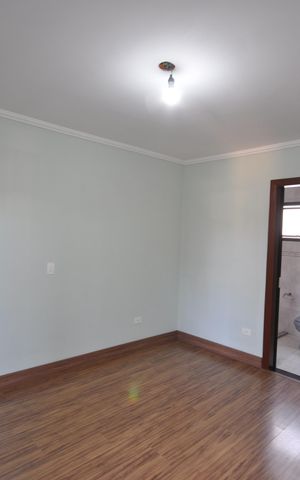 Casa à venda com 370m², 5 quartos e 6 vagasSuíte 1